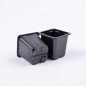 Квадратный 8х8х8  0,31л формованный  черн./2800 шт